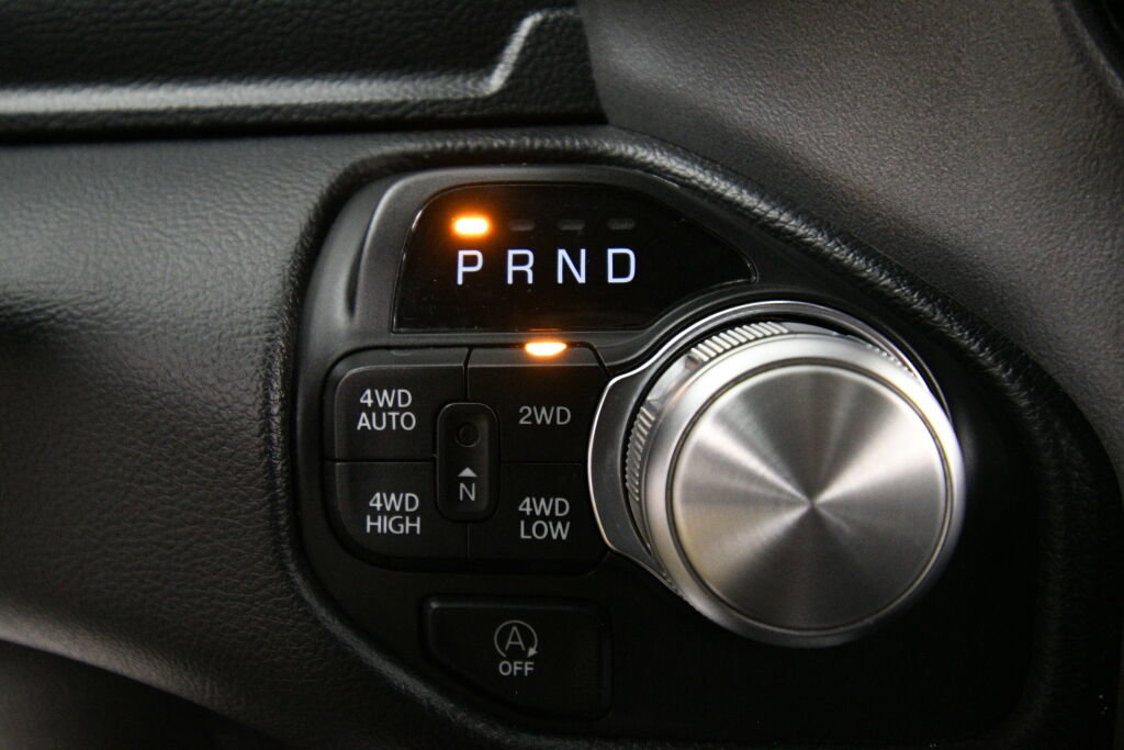 Used 2020 RAM 1500 Laramie AWD/4WD image 17
