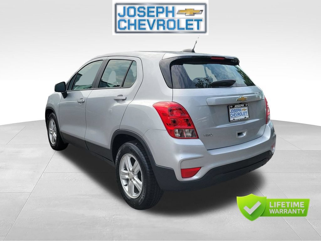 Used 2020 Chevrolet Trax LS FWD image 3