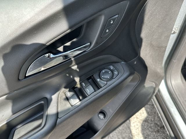 Certified 2024 Chevrolet Equinox LT w/ LPO, Floor Liner Package FWD image 17