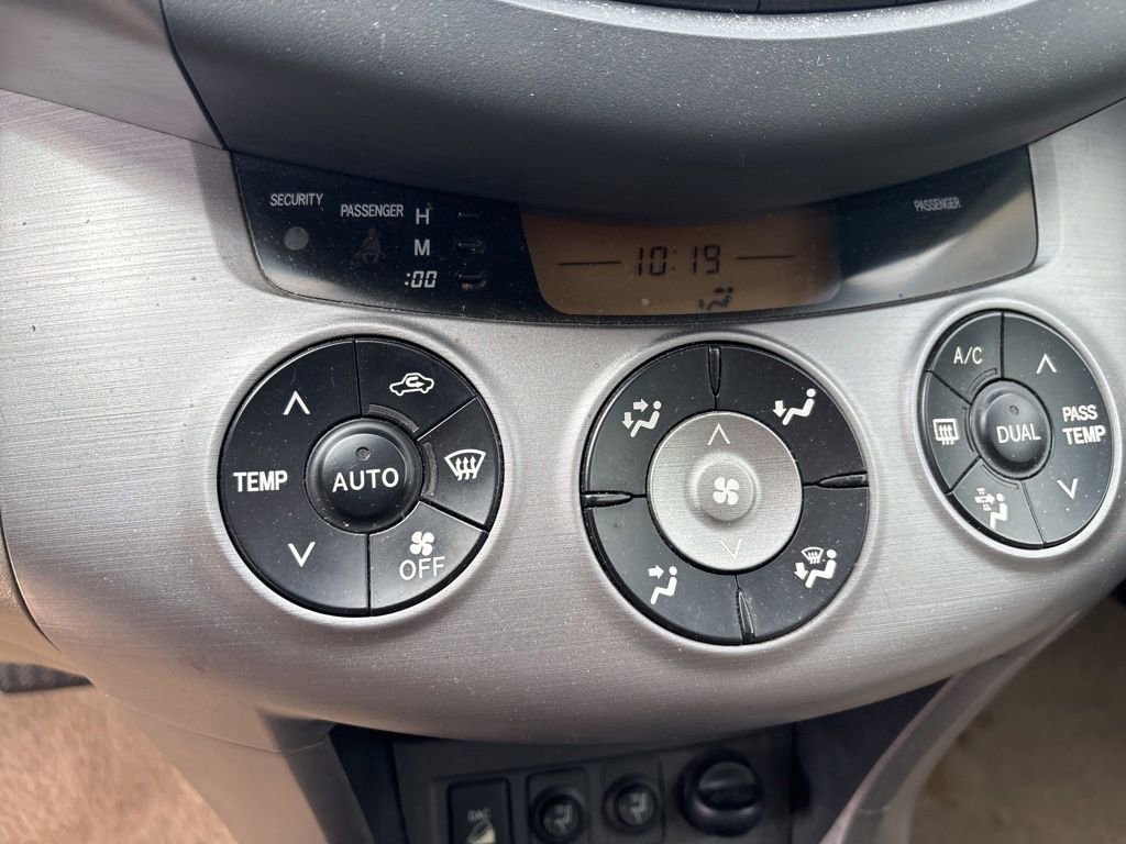 Used 2008 Toyota RAV4 Limited AWD/4WD image 17
