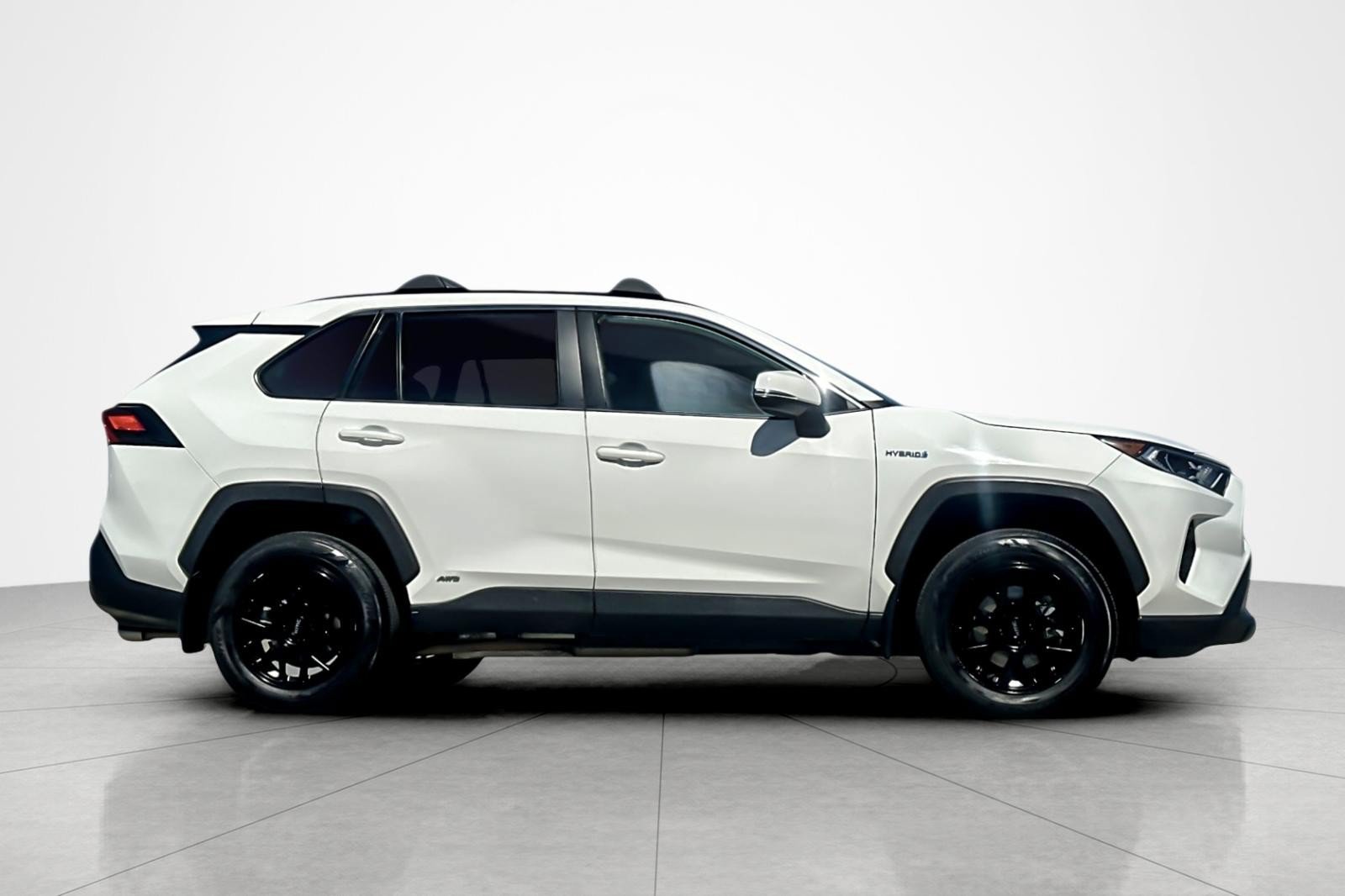Used 2021 Toyota RAV4 XLE w/ XLE Grade Weather Package AWD/4WD image 6
