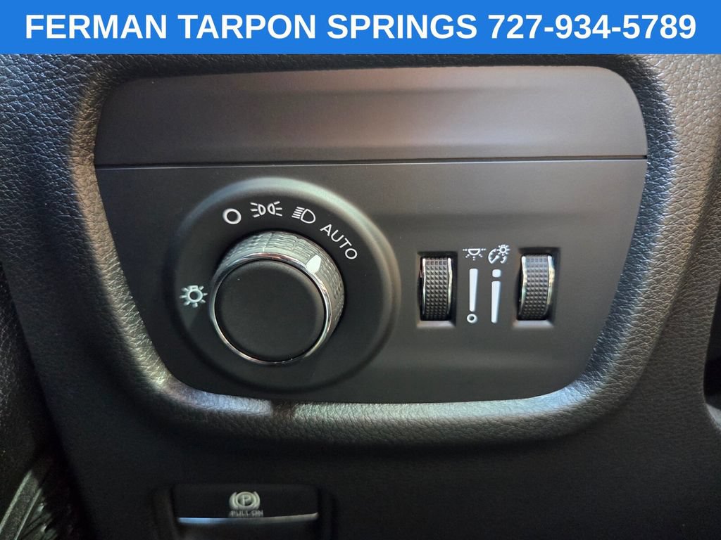 Used 2024 Jeep Grand Cherokee L Laredo RWD image 26