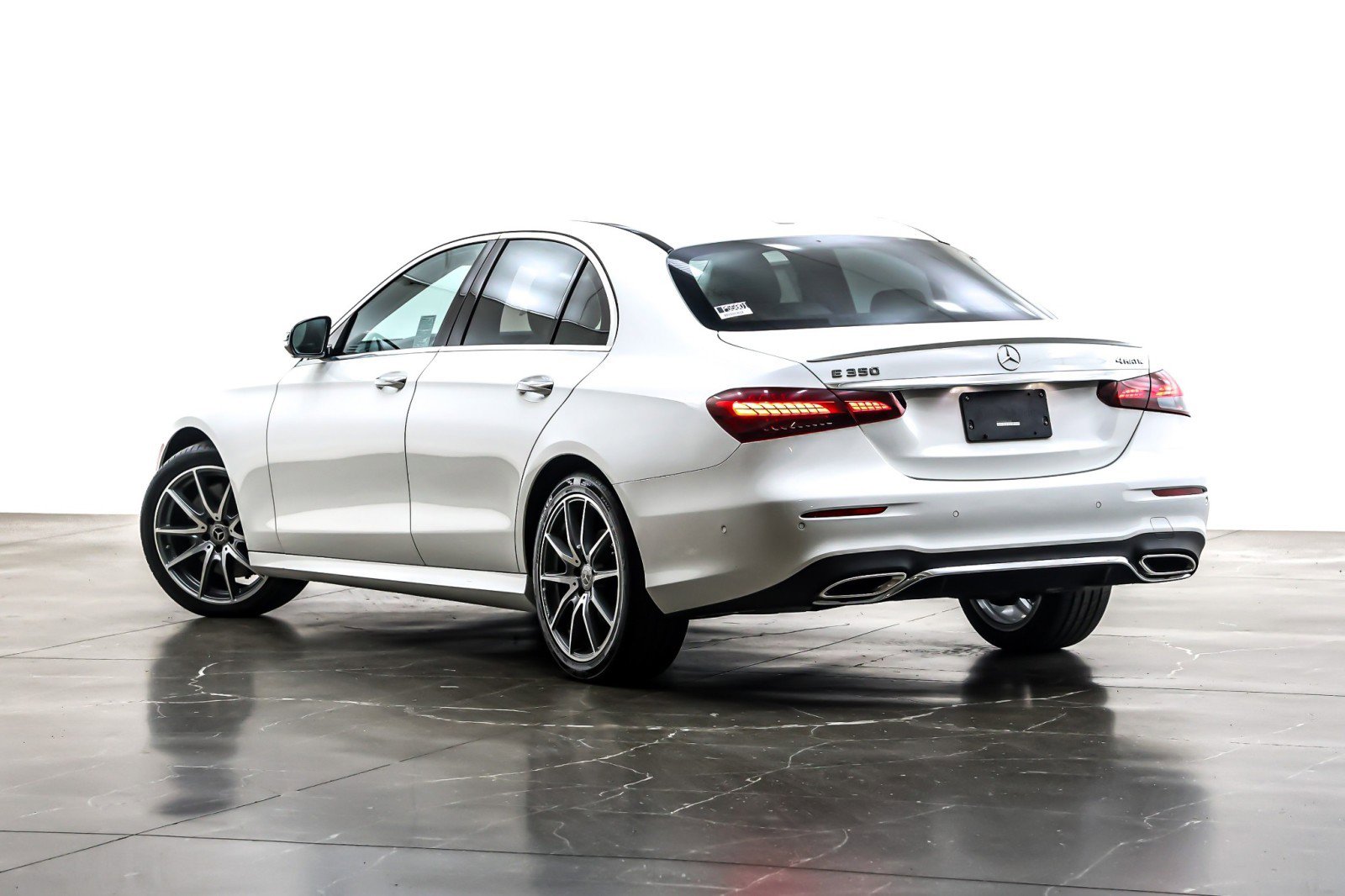 Used 2022 Mercedes-Benz E 350 4MATIC Sedan image 12