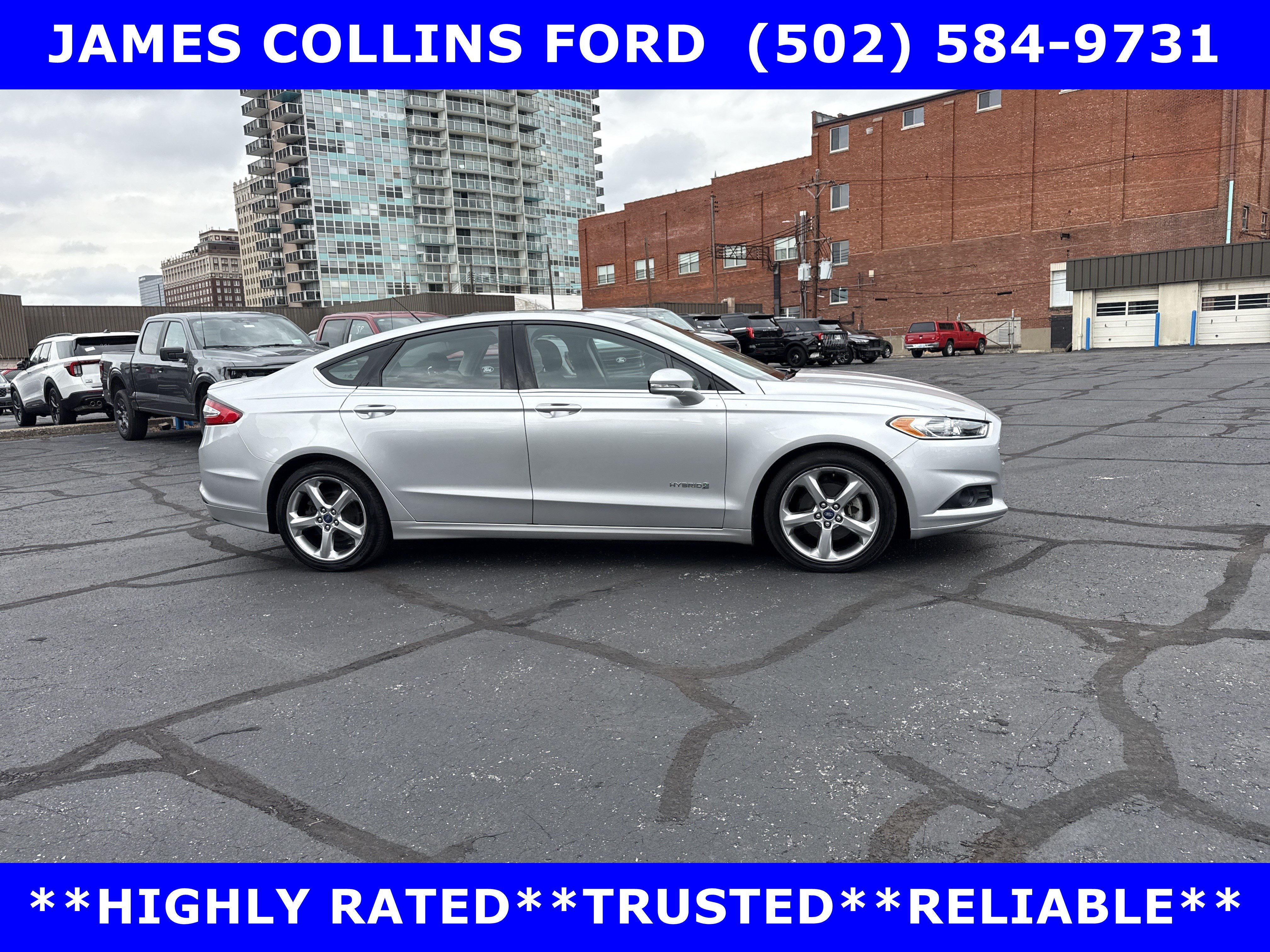 Used 2013 Ford Fusion SE FWD image 2