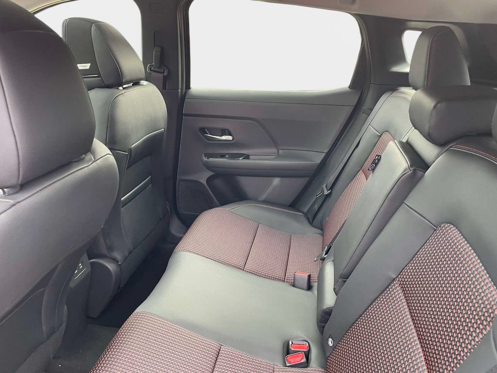 New 2027 Nissan Kicks SR w/ SR Premium Package FWD image 15