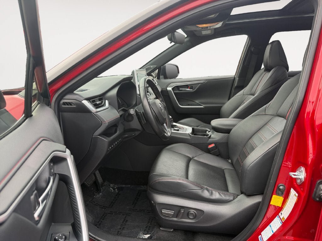 Used 2021 Toyota RAV4 XSE w/ Premium Package AWD/4WD image 6