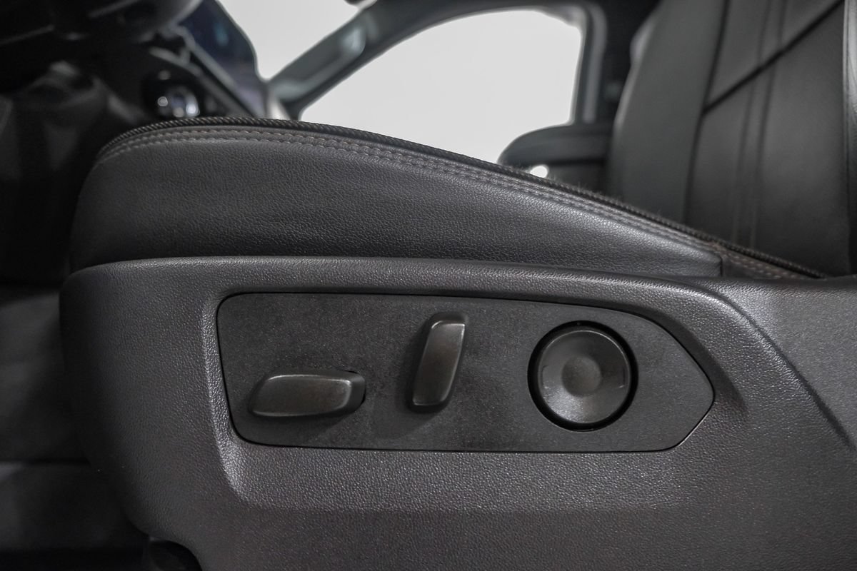 Used 2025 Chevrolet Silverado 3500 High Country w/ High Country Premium Package AWD/4WD image 32