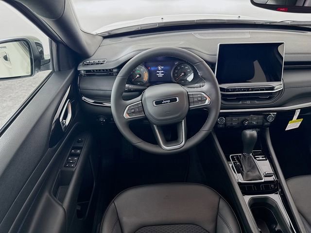 New 2026 Jeep Compass Latitude image 25