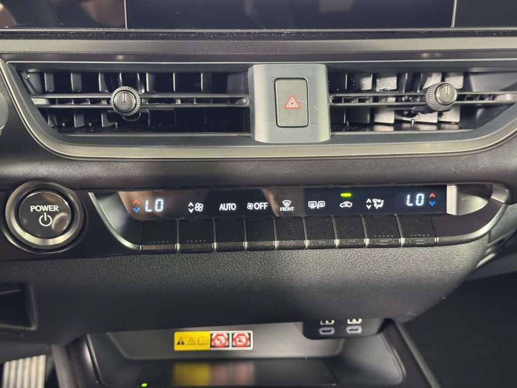 Used 2024 Lexus UX 250h AWD w/ Premium Package image 28