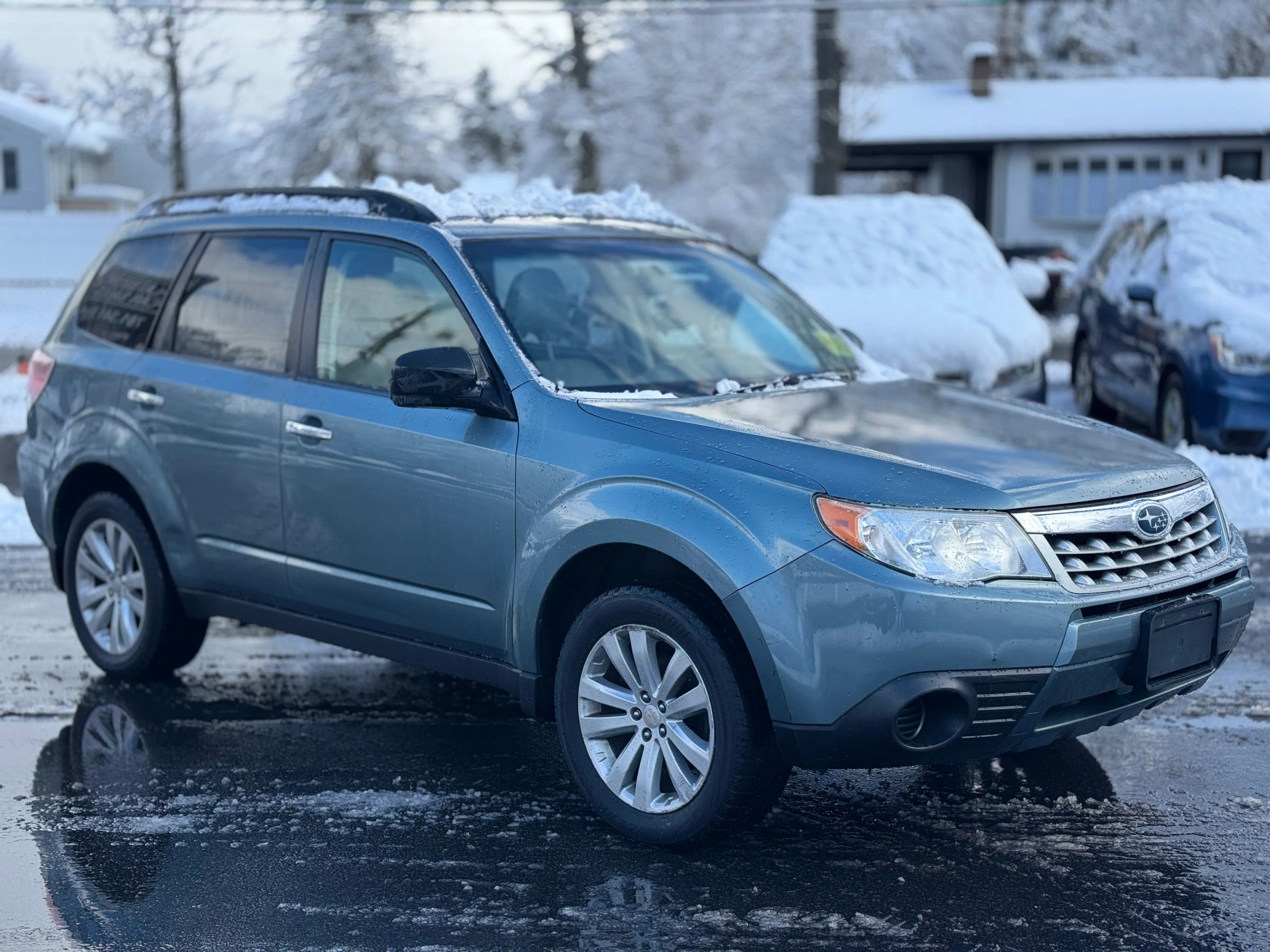 Used 2012 Subaru Forester 2.5X Premium w/ All-Weather Pkg image 3