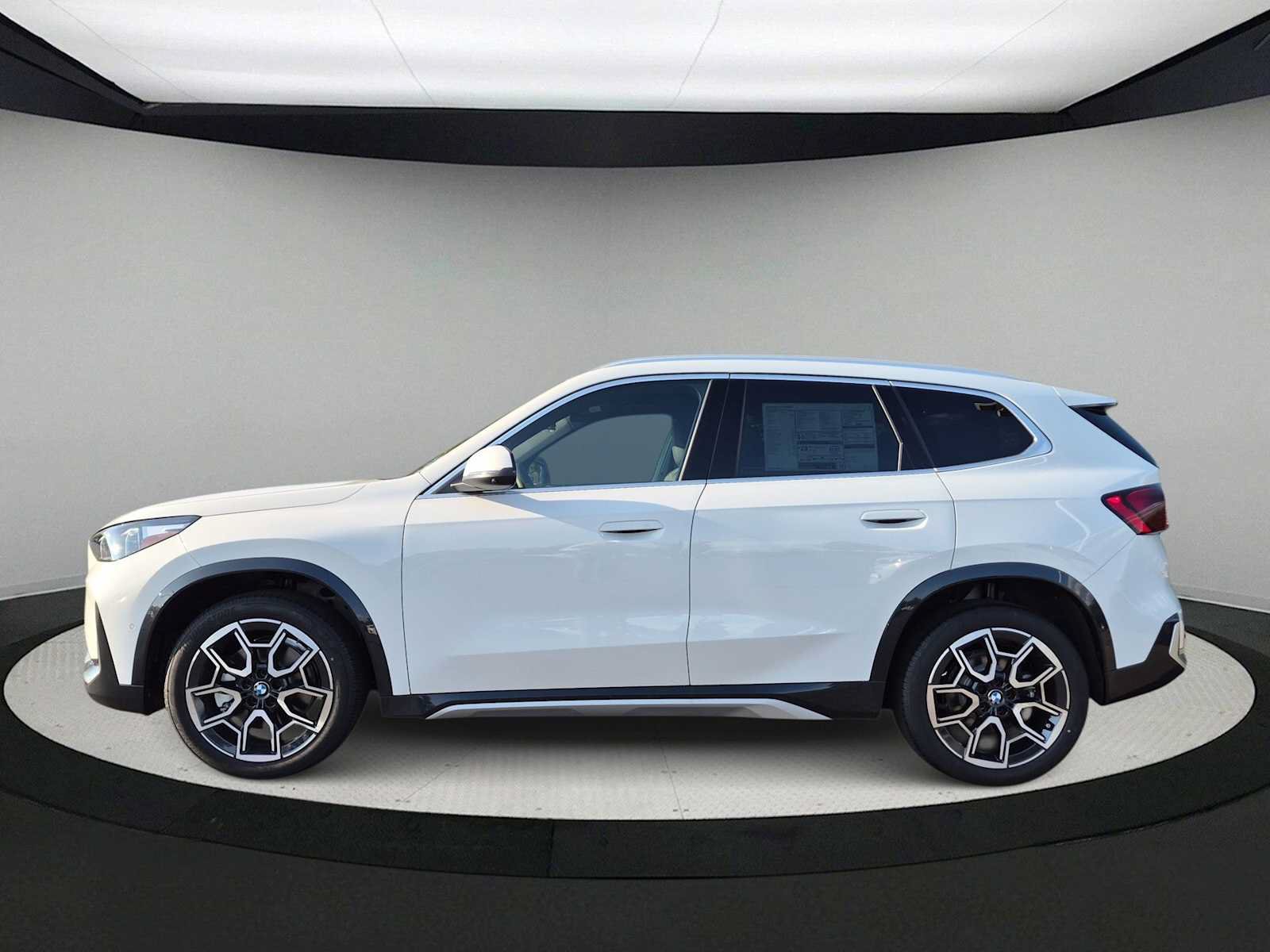 New 2027 BMW X1 xDrive28i AWD/4WD image 5