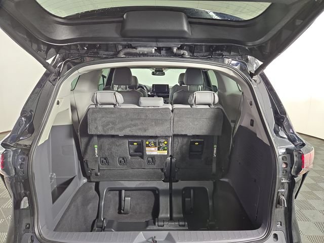 Used 2022 Toyota Sienna XLE w/ XLE Plus Package AWD/4WD image 35