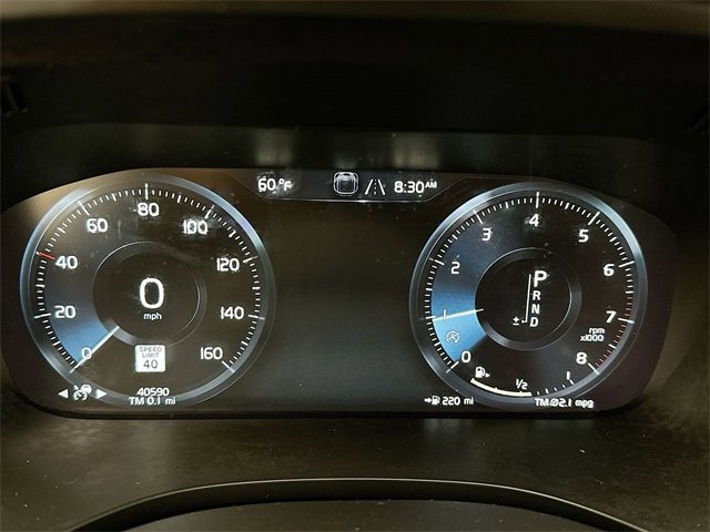 Used 2018 Volvo XC60 T6 Momentum w/ Convenience Package image 15