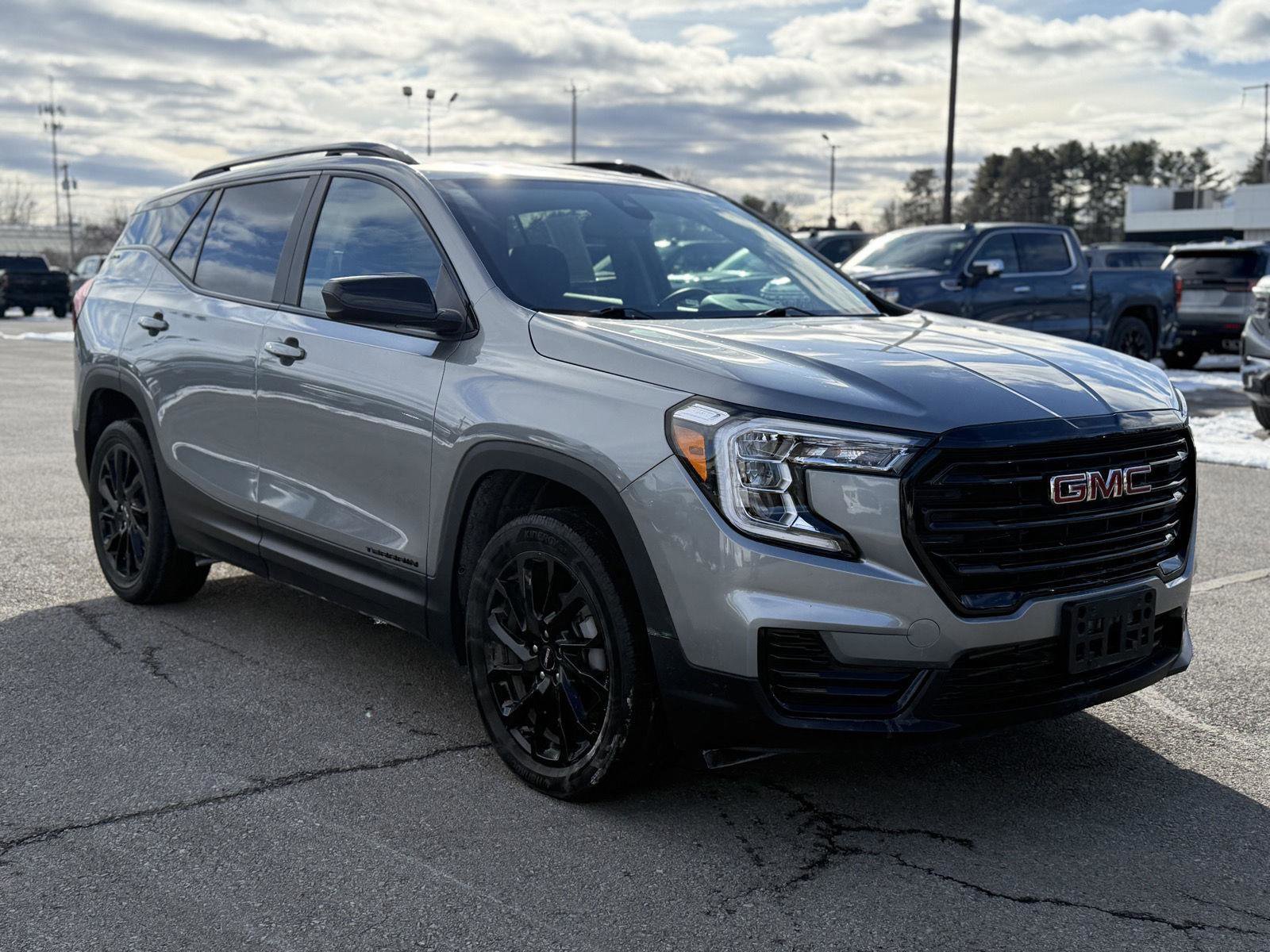Certified 2023 GMC Terrain SLE w/ Driver Convenience Package image 3