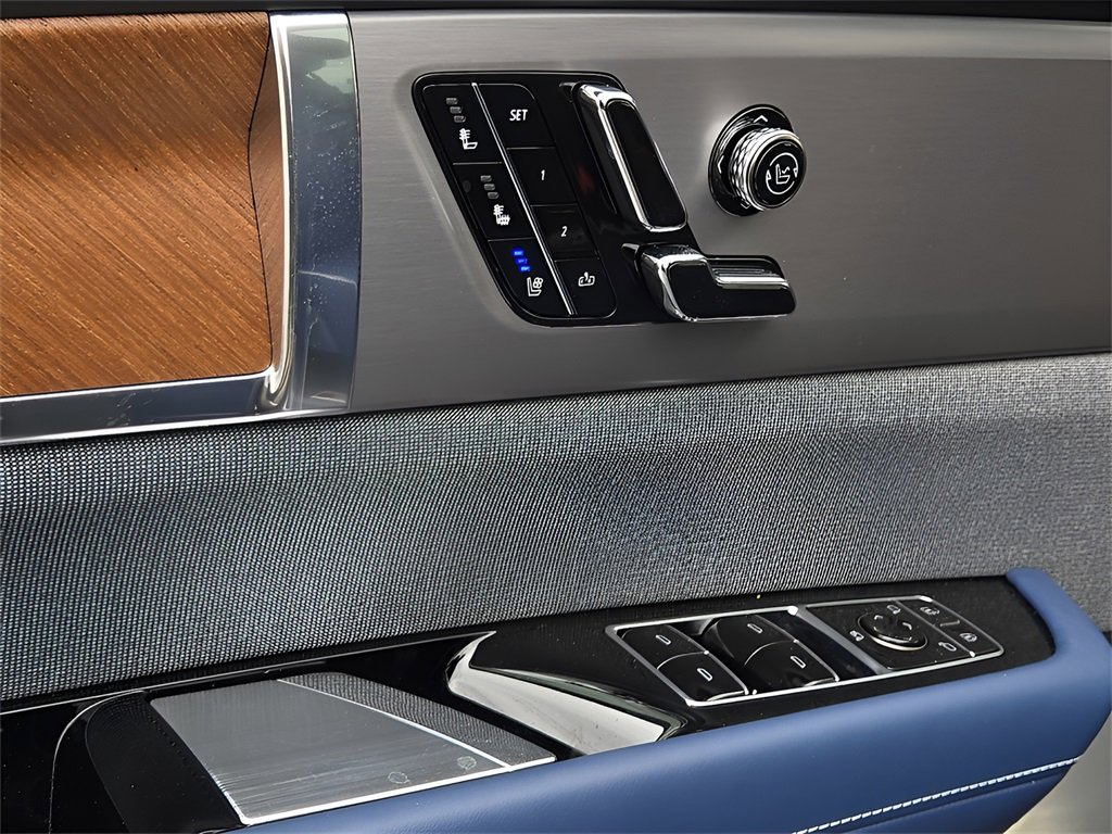 New 2026 Cadillac Vistiq Premium Luxury w/ LPO, Floor Liner Package image 23