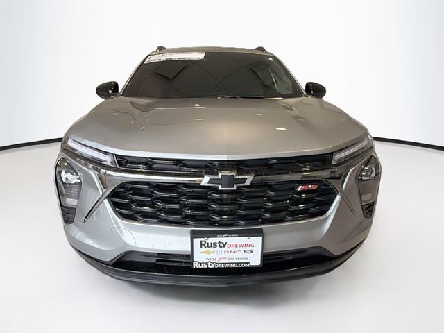 Used 2025 Chevrolet Trax RS w/ Sunroof Package image 2