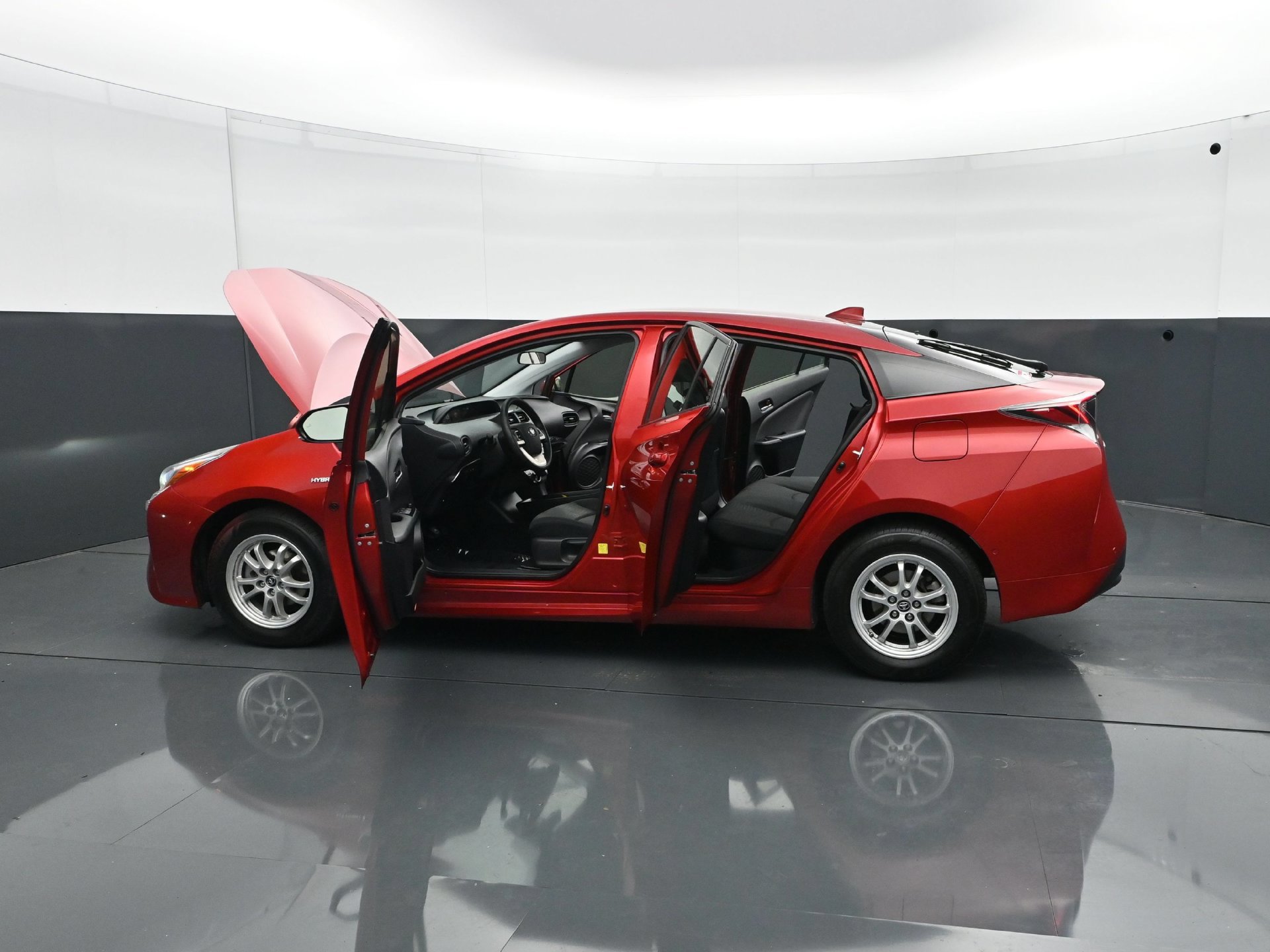 Used 2018 Toyota Prius Two w/ Prius Two Safety Plus Package FWD image 29