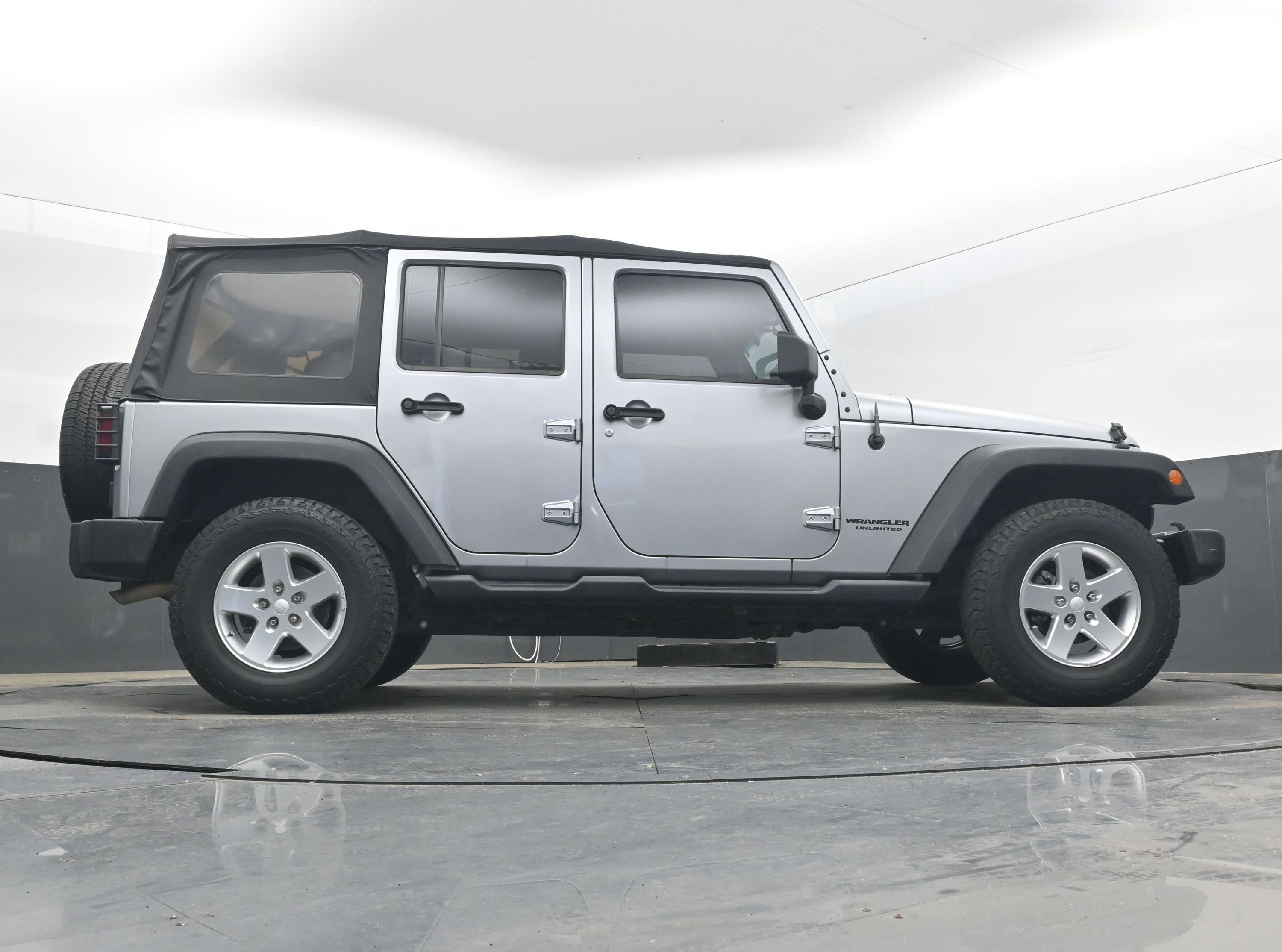 Used 2014 Jeep Wrangler Unlimited Sport w/ Max Tow Package AWD/4WD image 28