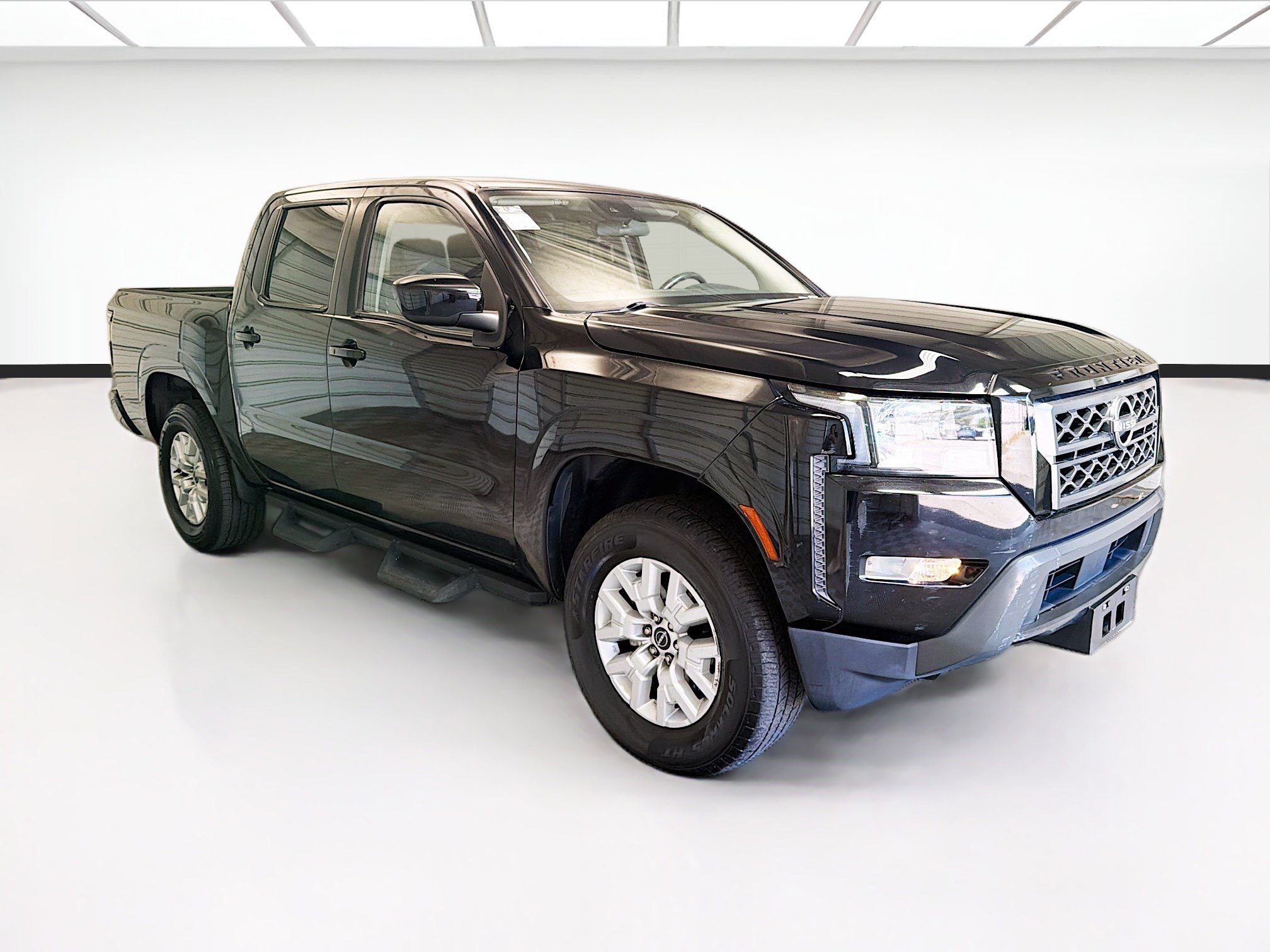 Used 2022 Nissan Frontier SV AWD/4WD image 3