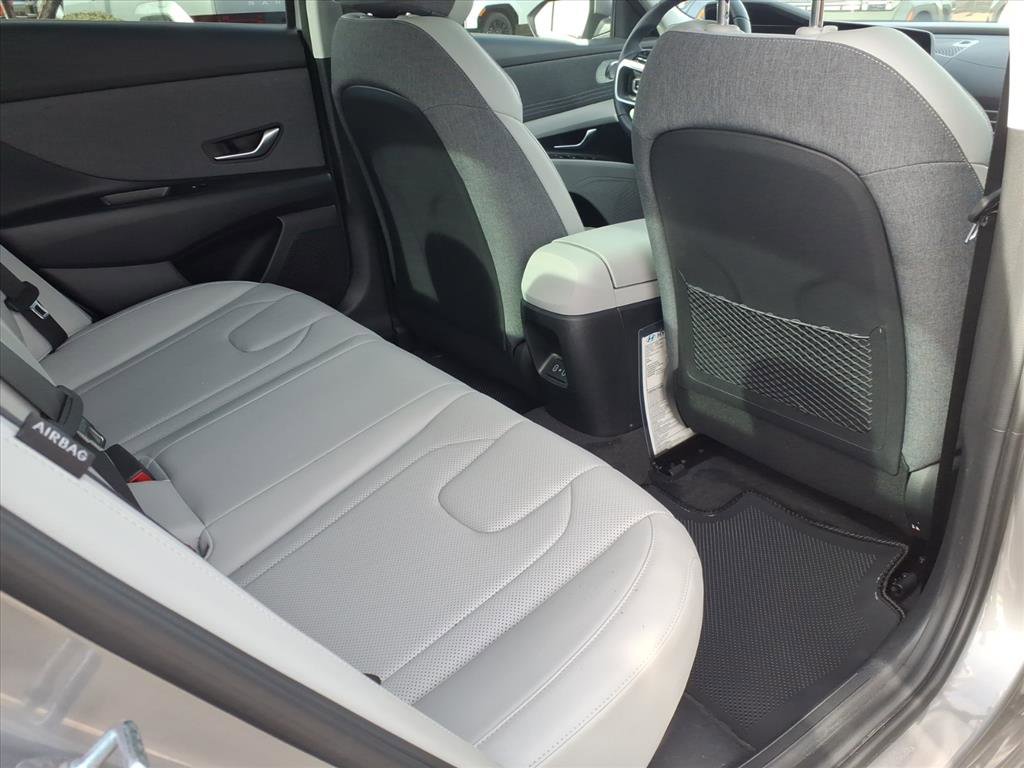 Certified 2025 Hyundai Elantra Limited FWD image 13