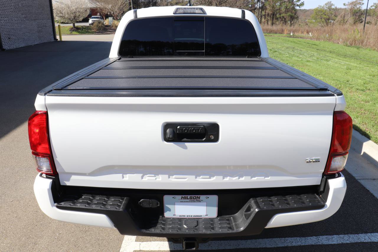 Used 2018 Toyota Tacoma TRD Sport image 12