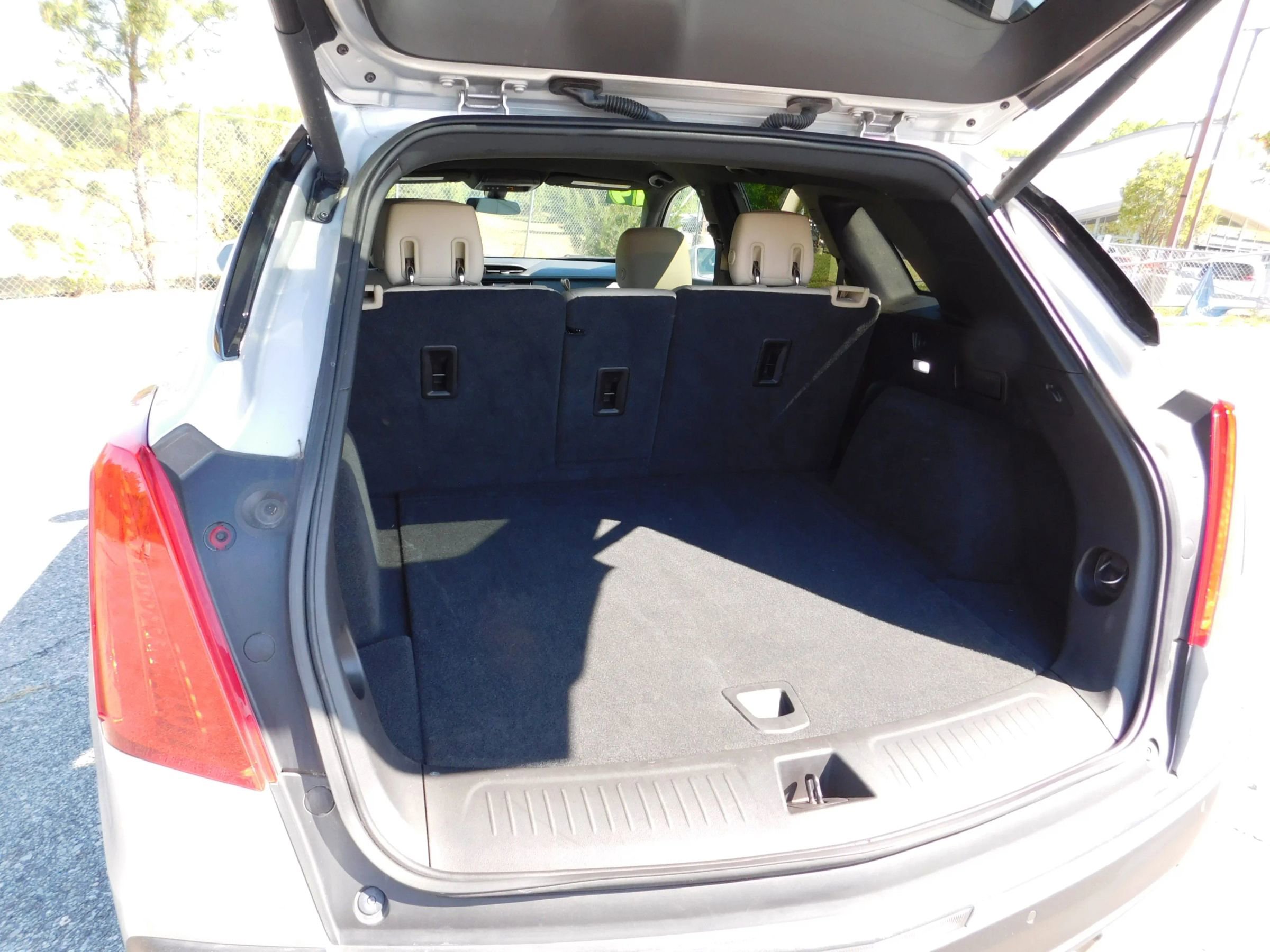 Used 2019 Cadillac XT5 FWD image 8