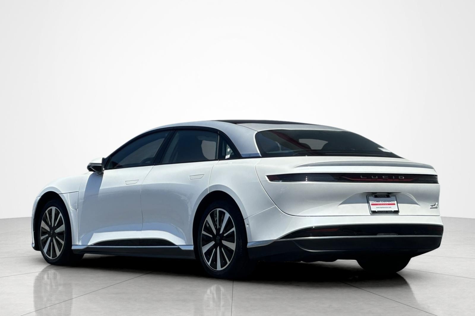 Used 2024 Lucid Air Touring AWD/4WD image 3