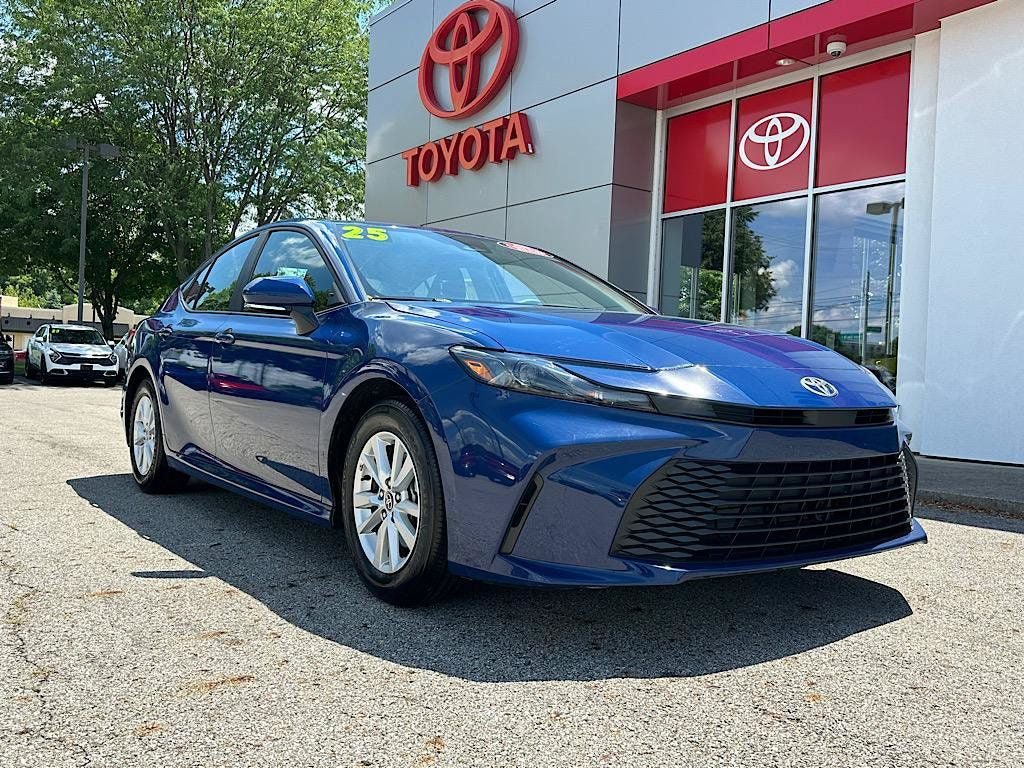 Certified 2025 Toyota Camry LE FWD image 7