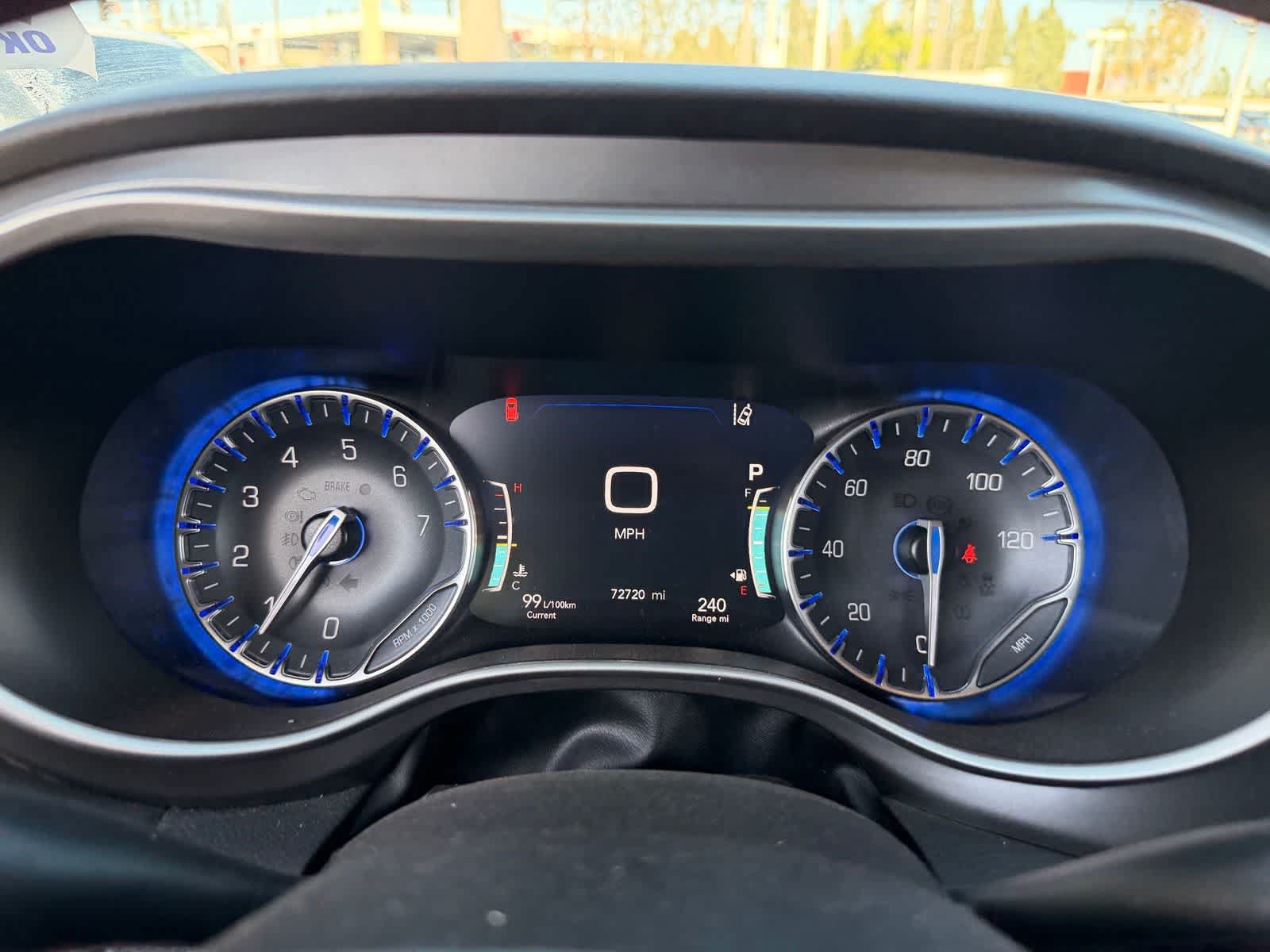 Used 2023 Chrysler Pacifica Touring-L FWD image 16