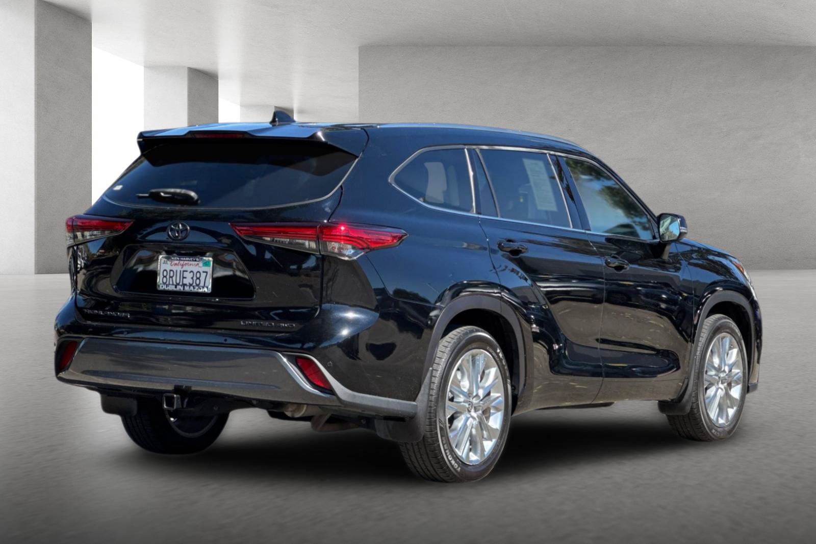 Used 2020 Toyota Highlander Limited AWD/4WD image 4