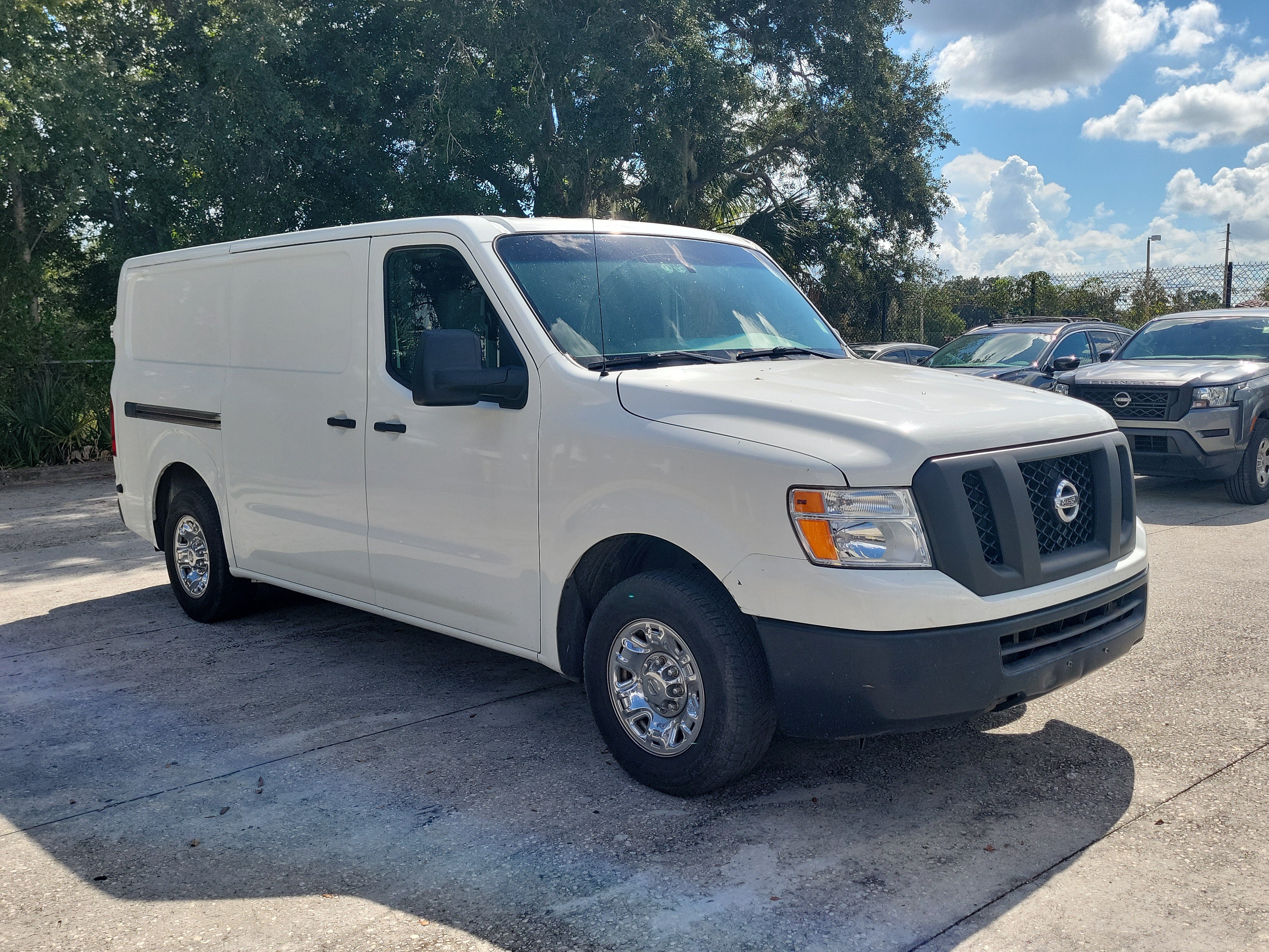 Used 2017 Nissan NV 1500 SV w/ Back Door Glass Package RWD image 3