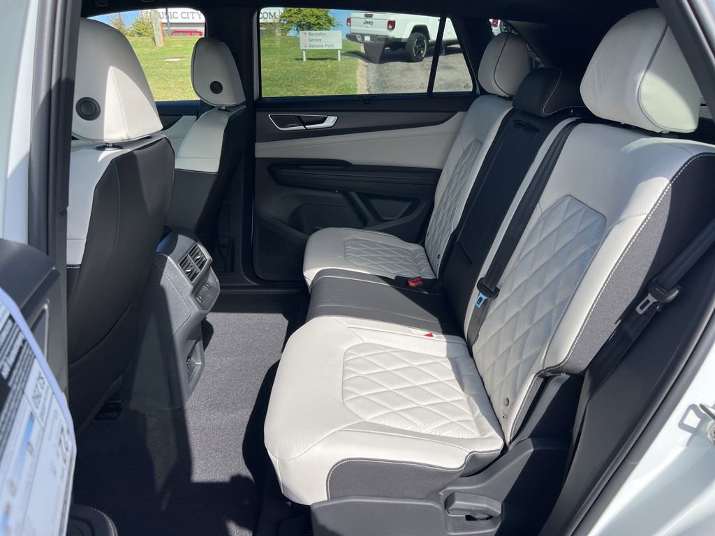 New 2026 Volkswagen Atlas Cross Sport SEL Premium R-Line image 24
