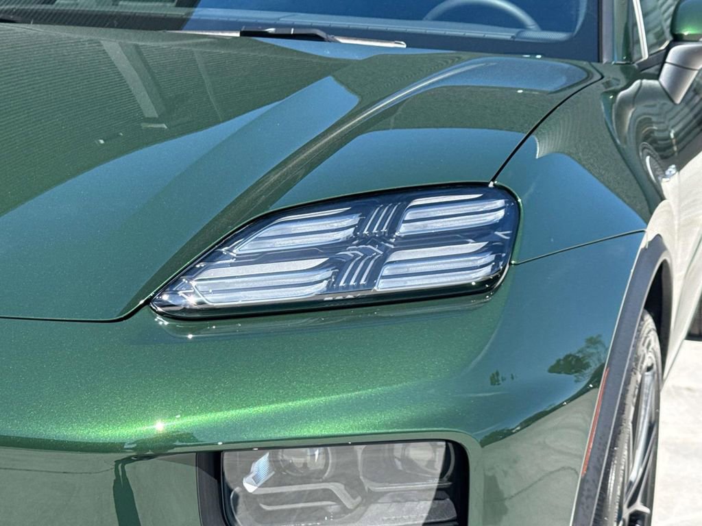 New 2026 Porsche Macan Electric image 7