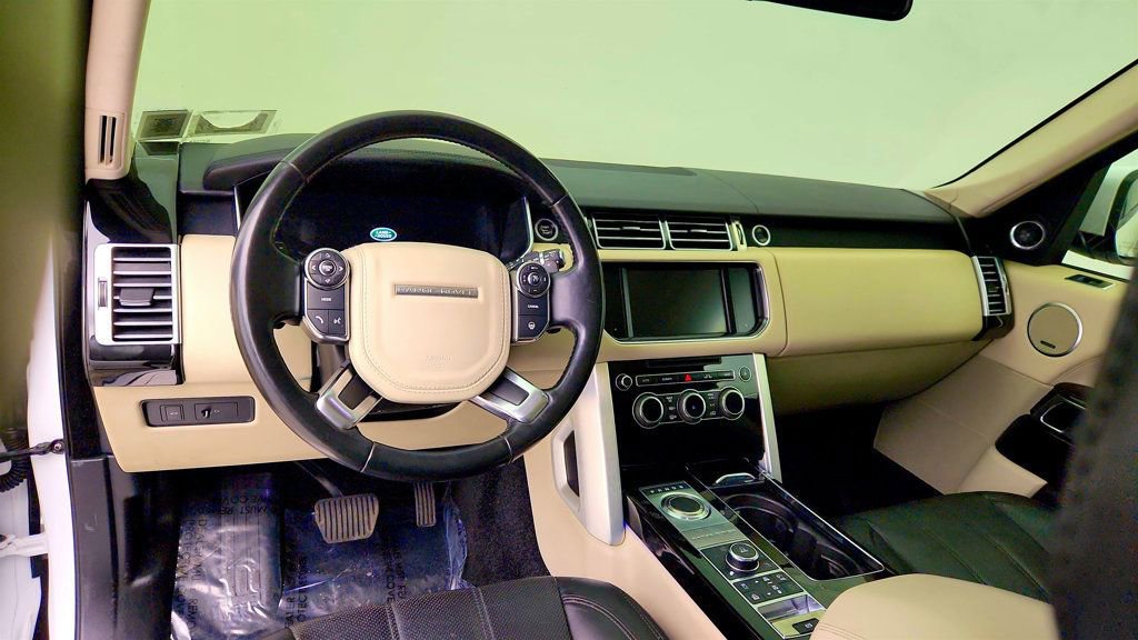 Used 2016 Land Rover Range Rover HSE image 13