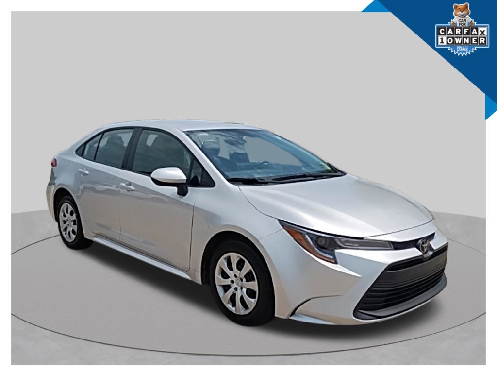 Used 2025 Toyota Corolla LE FWD image 3
