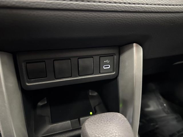 Used 2024 Toyota Corolla Cross SE image 21