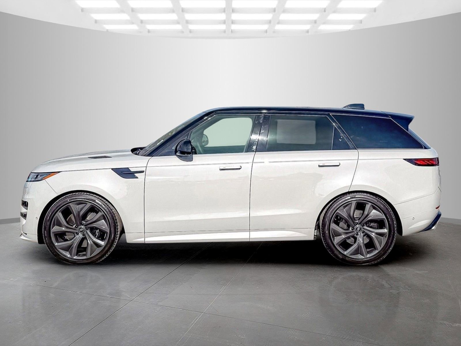 New 2025 Land Rover Range Rover Sport Dynamic SE image 2