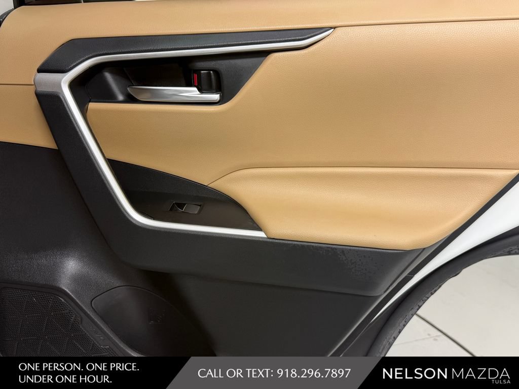 Used 2020 Toyota RAV4 XLE Premium FWD image 41