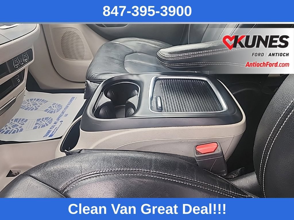 Used 2022 Chrysler Pacifica Touring-L w/ Uconnect Theater Family Group FWD image 21