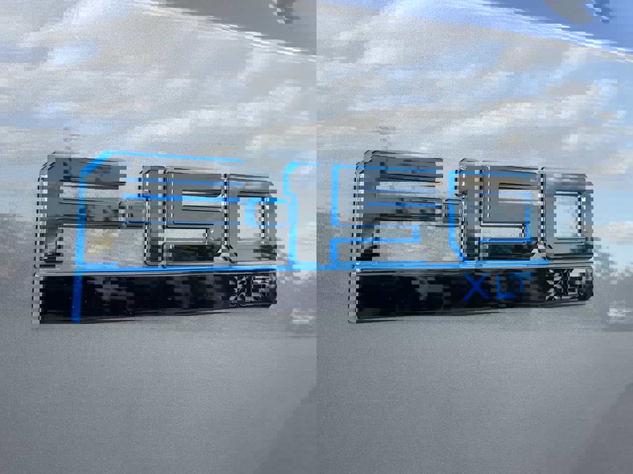 Used 2025 Ford F150 Lightning XLT image 9