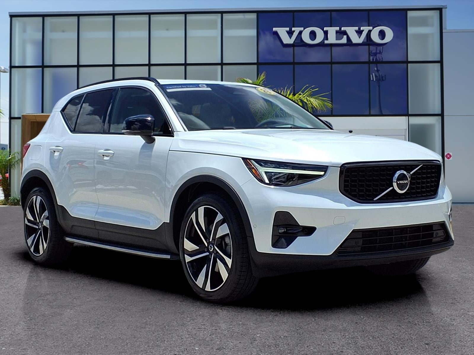 Certified 2023 Volvo XC40 B5 Ultimate w/ Protection Package Premier
