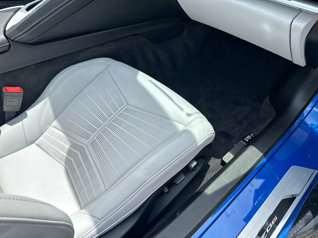 Used 2023 Chevrolet Corvette Z06 RWD image 38