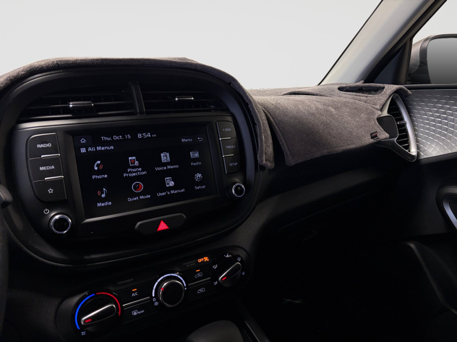 Used 2025 Kia Soul LX w/ LX Technology Package FWD image 16