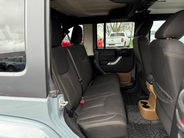 Used 2015 Jeep Wrangler Unlimited Sahara w/ Dual Top Group AWD/4WD image 17