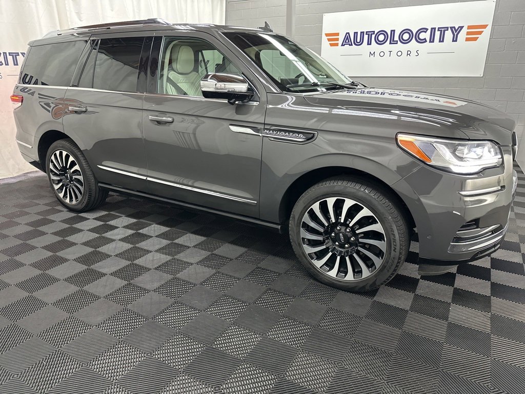 Used 2023 Lincoln Navigator Black Label image 3