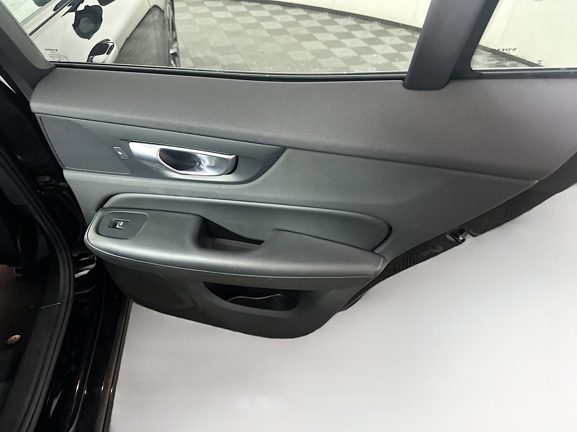 Used 2024 Volvo S60 B5 Plus image 30