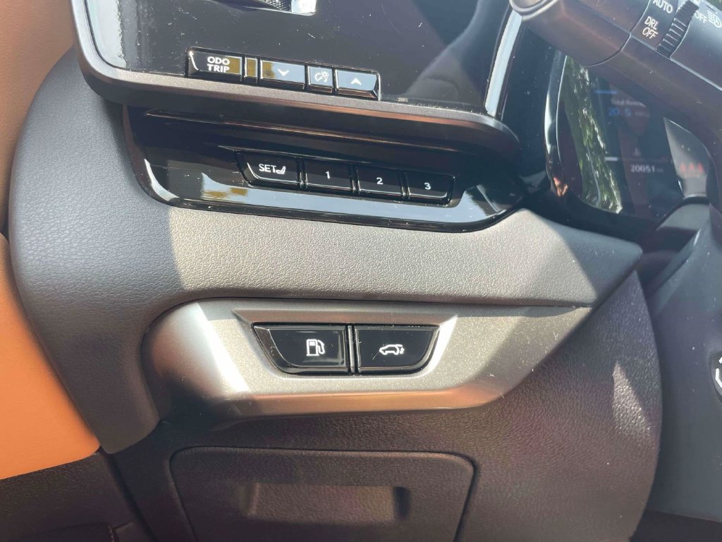 Used 2026 Lexus RX 350 Premium w/ Accessory Package (2T) AWD/4WD image 21