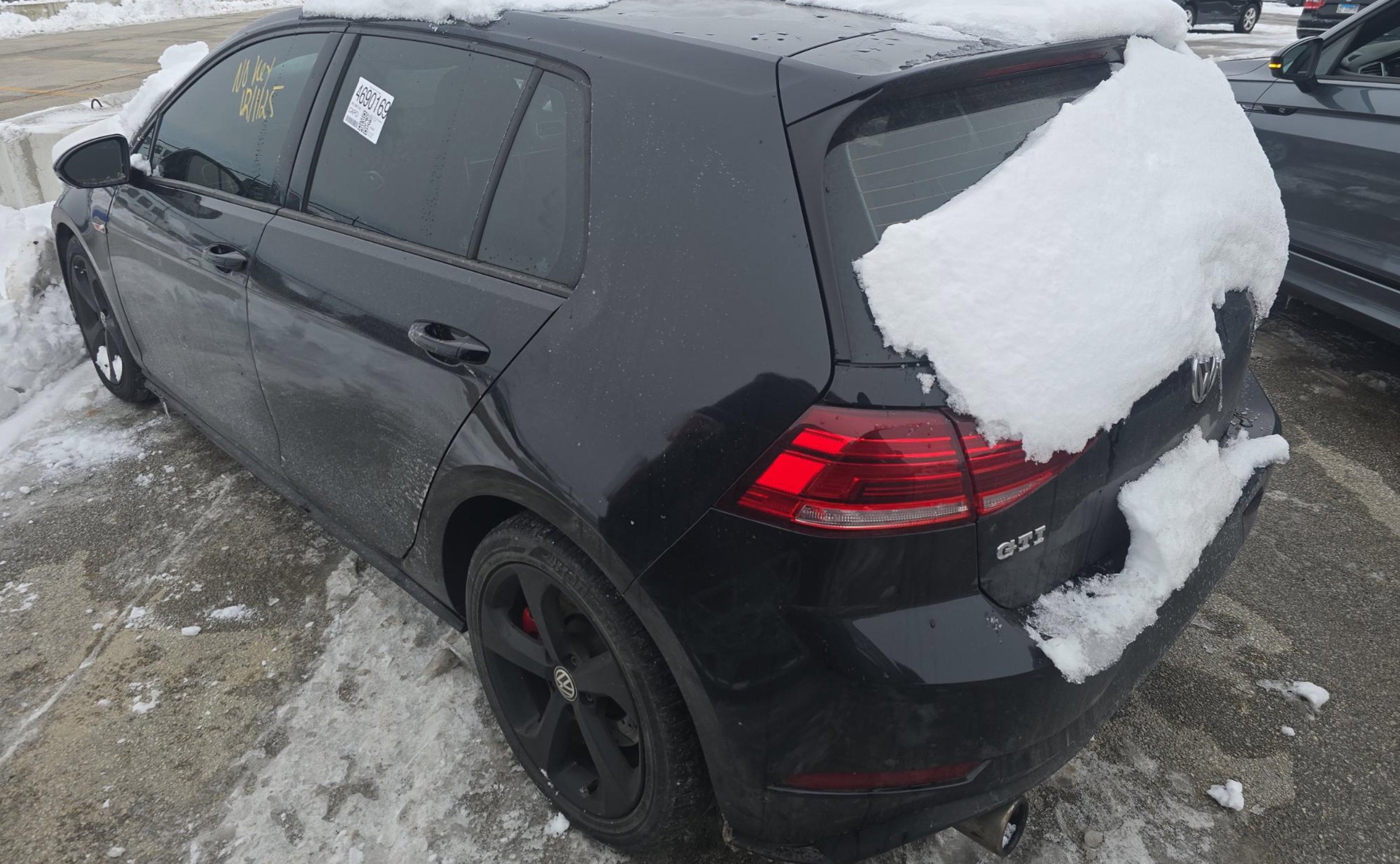 Used 2018 Volkswagen GTI SE image 4