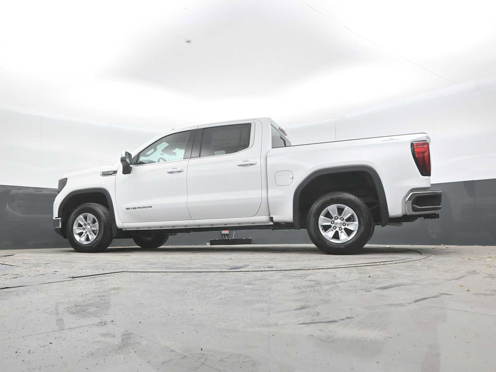 New 2026 GMC Sierra 1500 SLE w/ Preferred Package AWD/4WD image 38