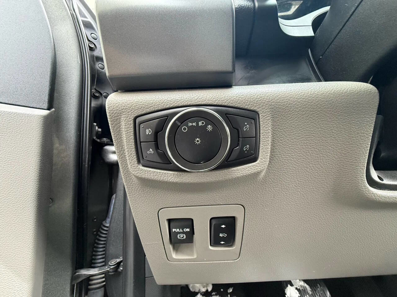 Used 2016 Ford F150 XLT w/ Equipment Group 302A Luxury AWD/4WD image 19